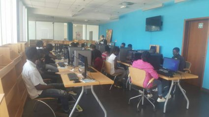 Rede de Mediatecas de Angola oferece curso gratuito de informática básica