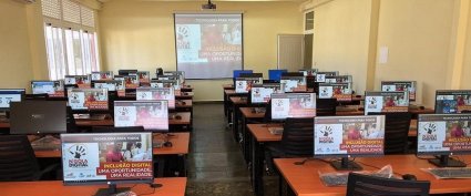 Ministério oferece mais de 40 computadores a escola Angola e Cuba