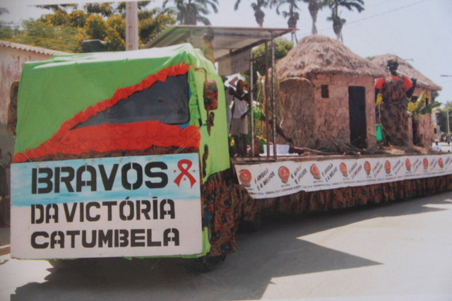 Bravos da Vitória desfila na Nova Marginal de Luanda